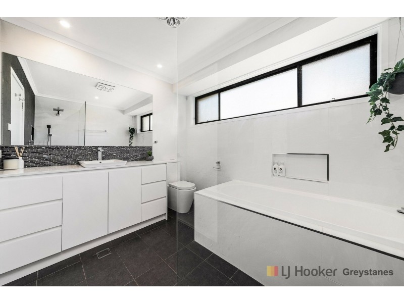 61 Sandra Street, Woodpark NSW 2164