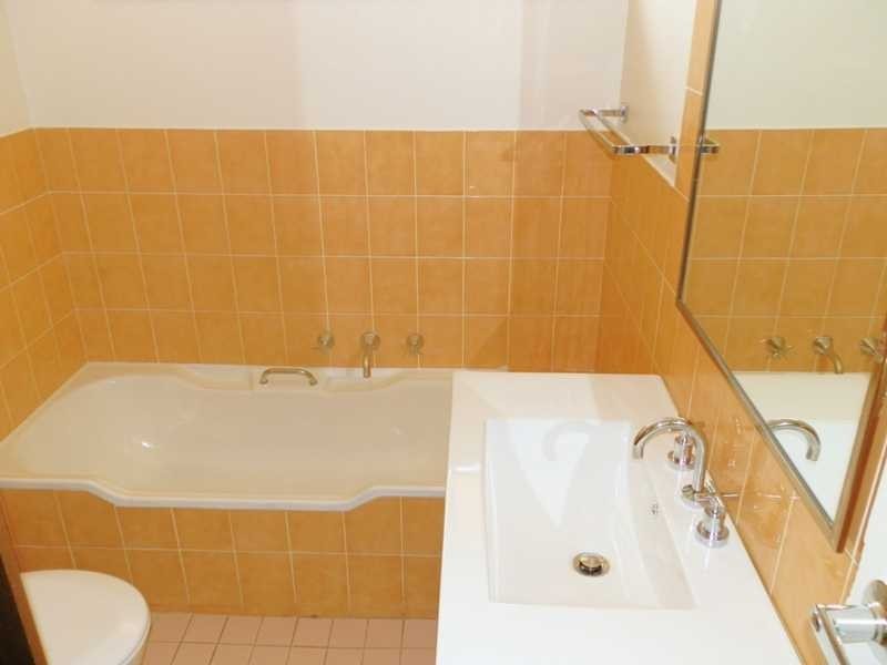 28 Virgil St, Greystanes NSW 2145