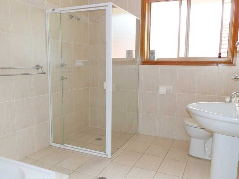 29 Collins St, Pendle Hill NSW 2145