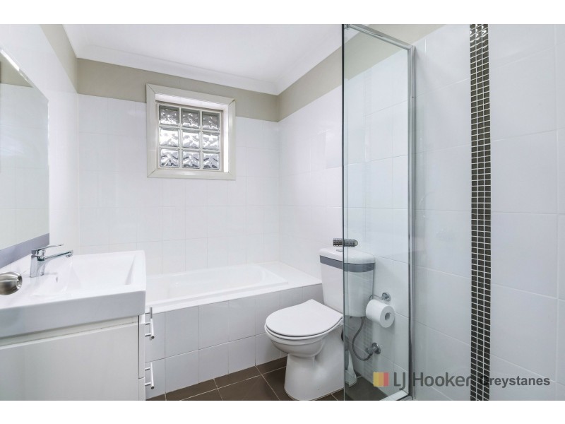 25 Amazon Road, Toongabbie NSW 2146