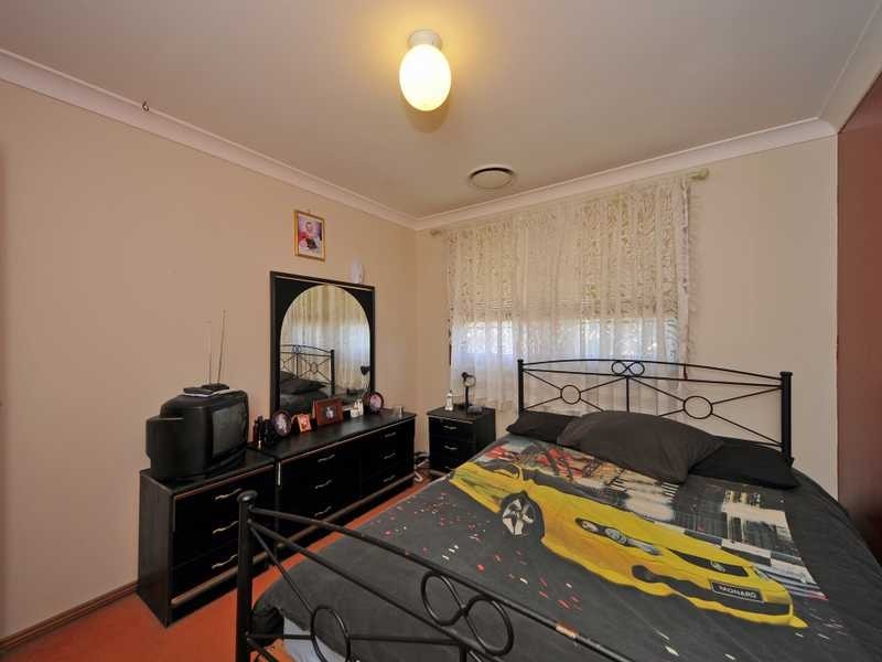 15 Grace Crescent, Merrylands NSW 2160