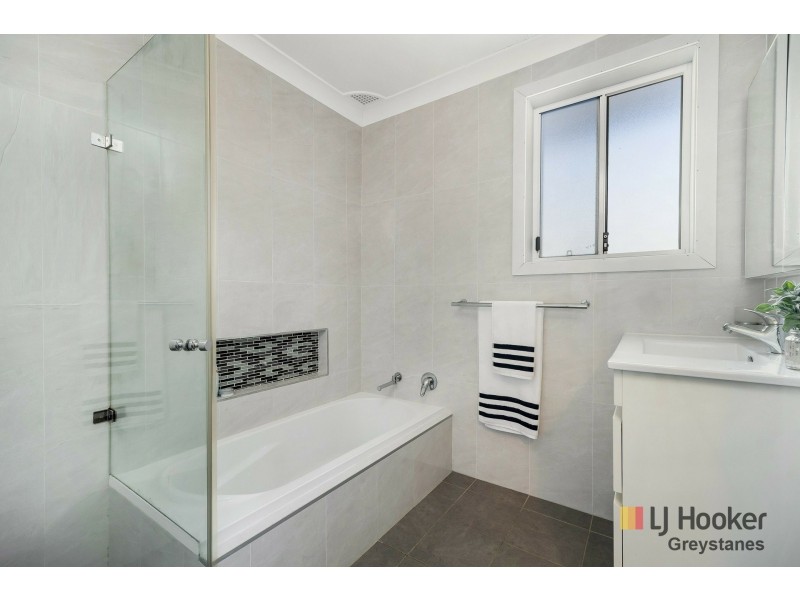 17 Hyacinth Street, Greystanes NSW 2145