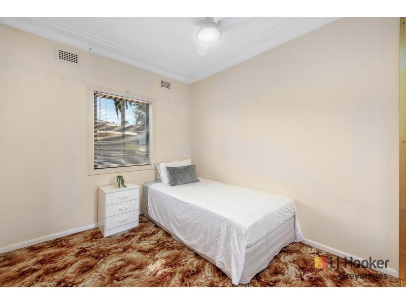 17 Sandra Street, Woodpark NSW 2164