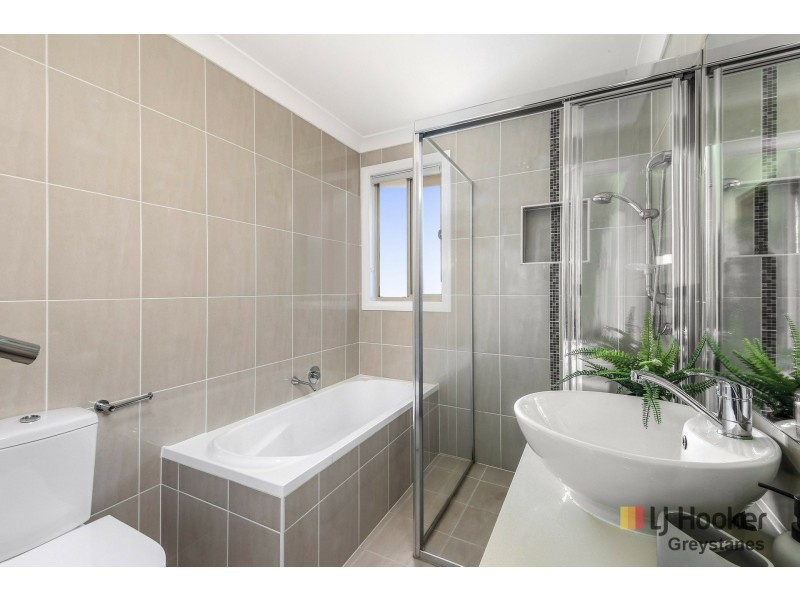 6 Baoma Avenue, Pemulwuy NSW 2145