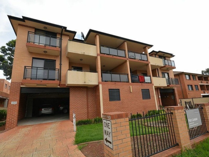 4/4-6 TREVES STREET, Merrylands NSW 2160
