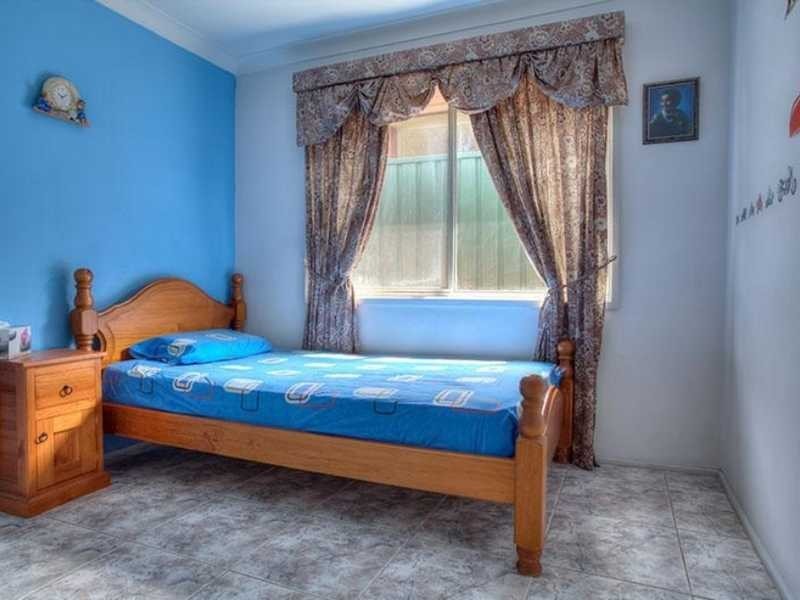 6 Adrian Pl, Greystanes NSW 2145