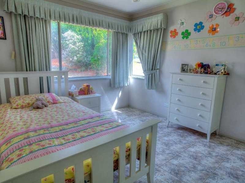 6 Adrian Pl, Greystanes NSW 2145