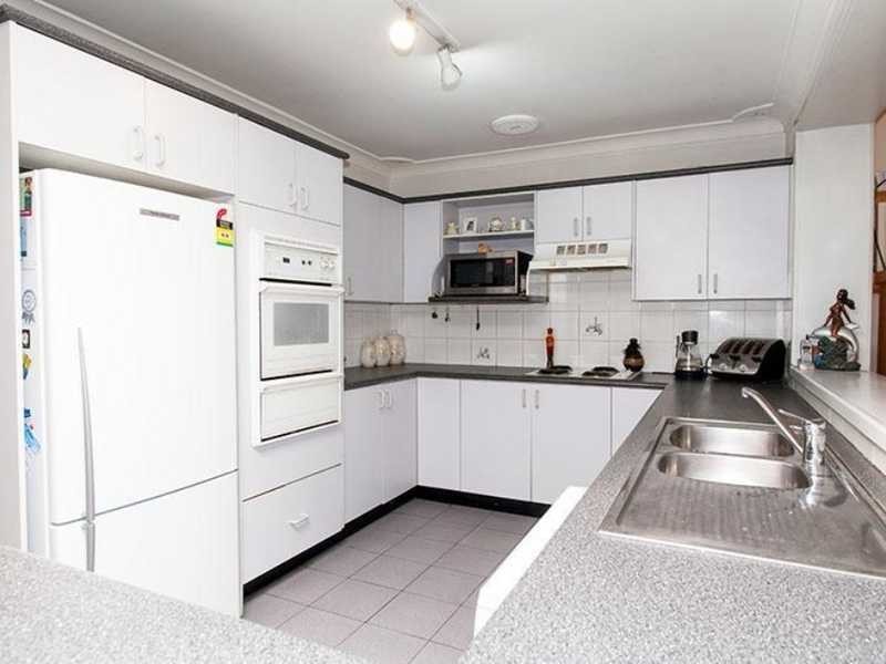 6 Adrian Pl, Greystanes NSW 2145