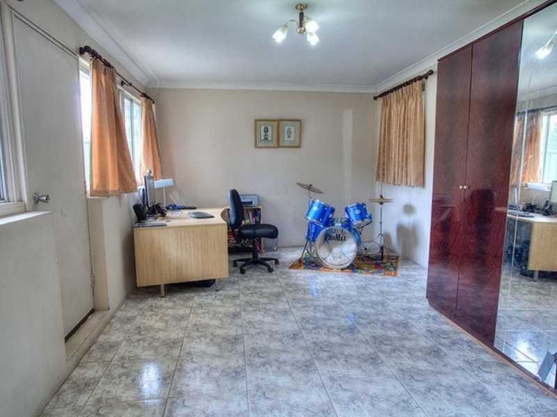 6 Adrian Pl, Greystanes NSW 2145