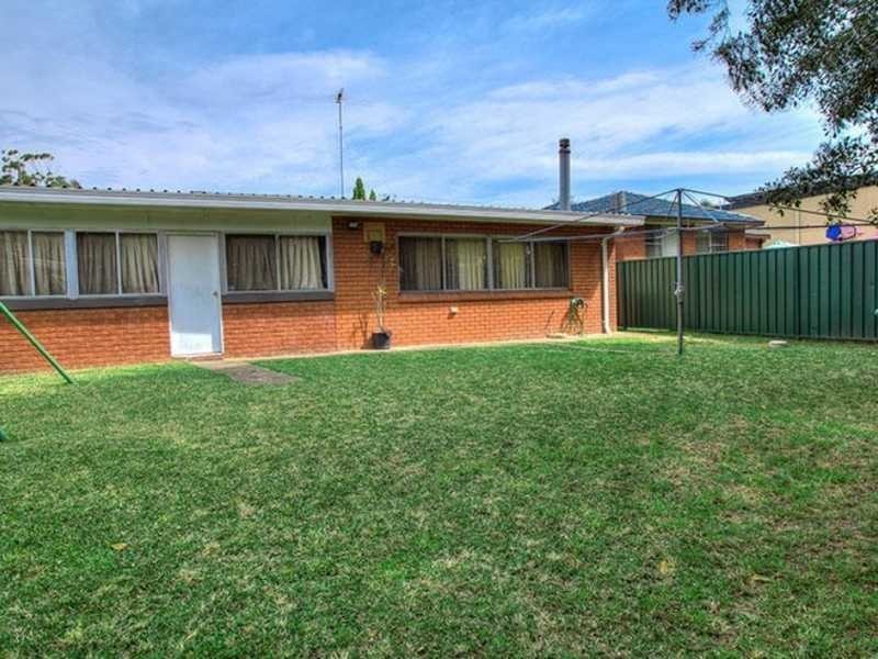 6 Adrian Pl, Greystanes NSW 2145