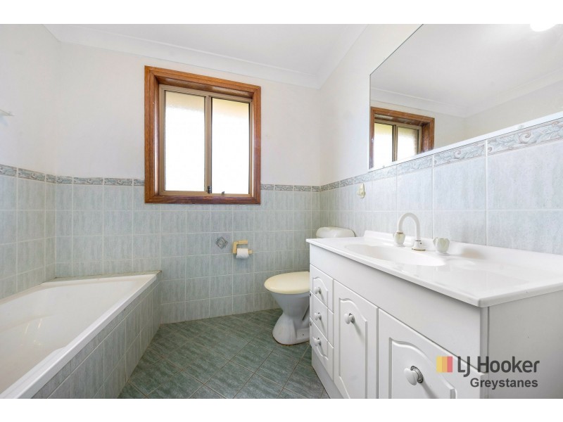 2/810 Merrylands Road, Greystanes NSW 2145