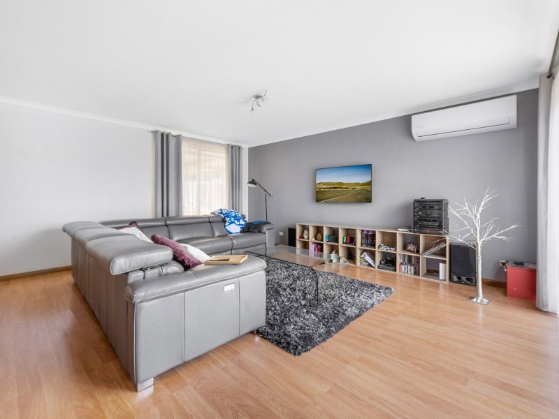 16 Bouchet Crescent, Minchinbury NSW 2770