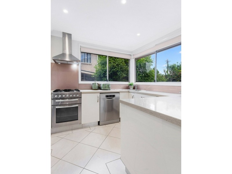 8 Bayfield Road, Greystanes NSW 2145