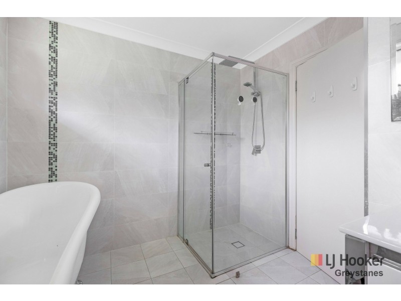 5 Wren Place, Greystanes NSW 2145