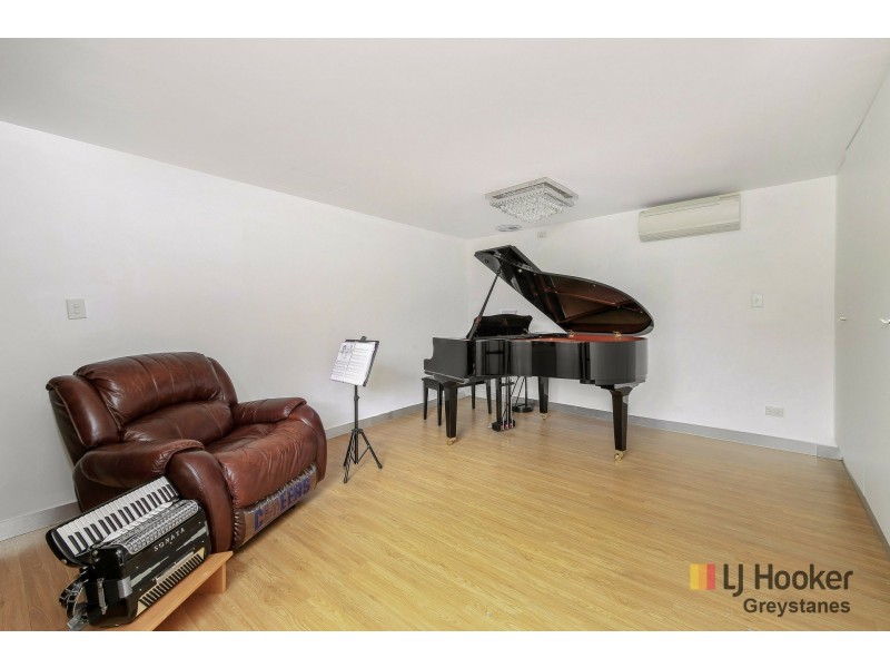 8 Viola Place, Greystanes NSW 2145