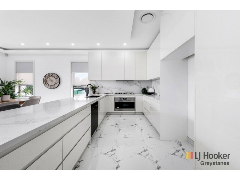 21 Binalong Road, Pendle Hill NSW 2145