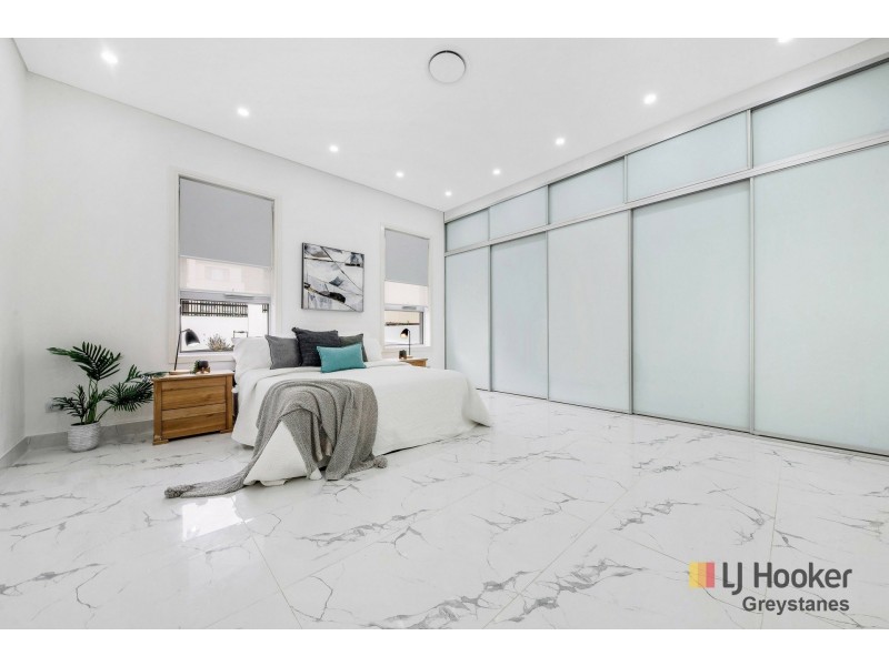 21 Binalong Road, Pendle Hill NSW 2145