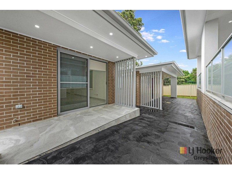 21 Binalong Road, Pendle Hill NSW 2145