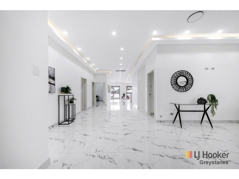 21 Binalong Road, Pendle Hill NSW 2145