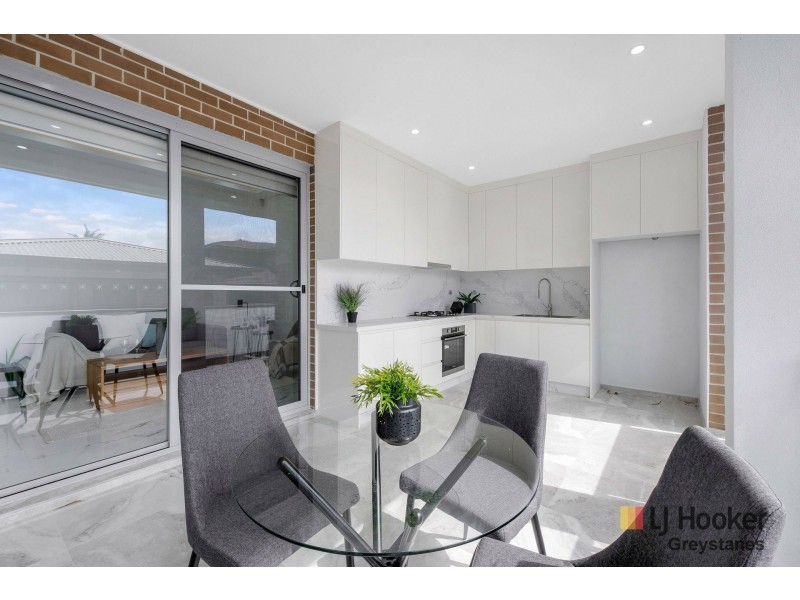 21 Binalong Road, Pendle Hill NSW 2145