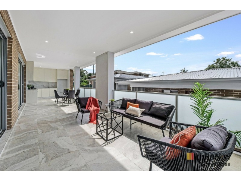 21 Binalong Road, Pendle Hill NSW 2145