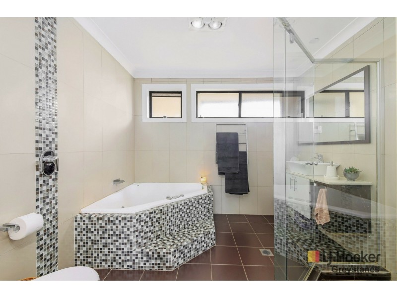 33 Hilton Street, Greystanes NSW 2145