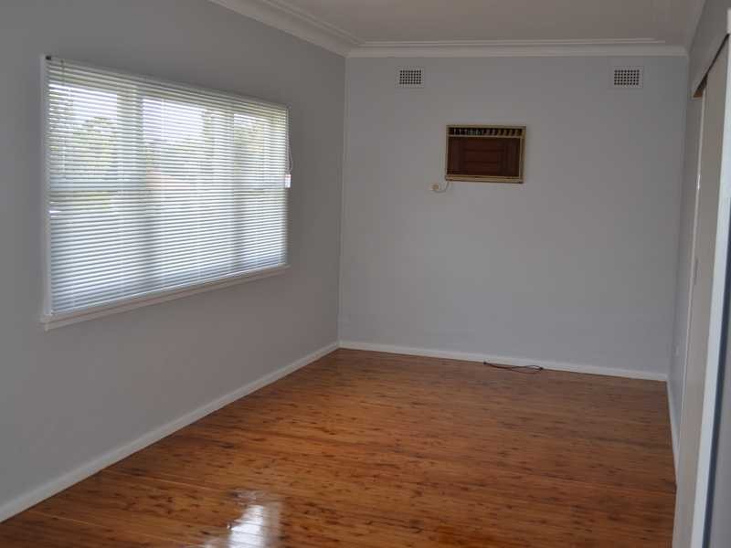 2 Sandra St, Woodpark NSW 2164