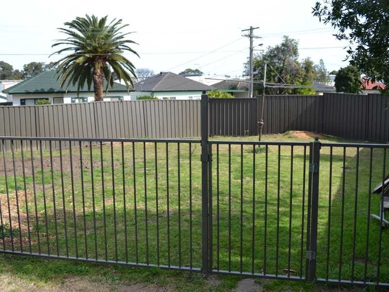 2 Sandra St, Woodpark NSW 2164