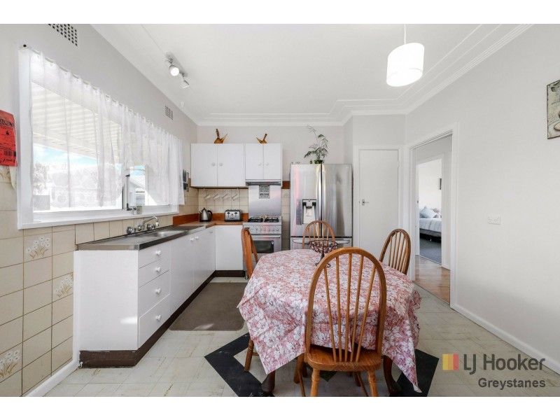 35 Station Road, Toongabbie NSW 2146