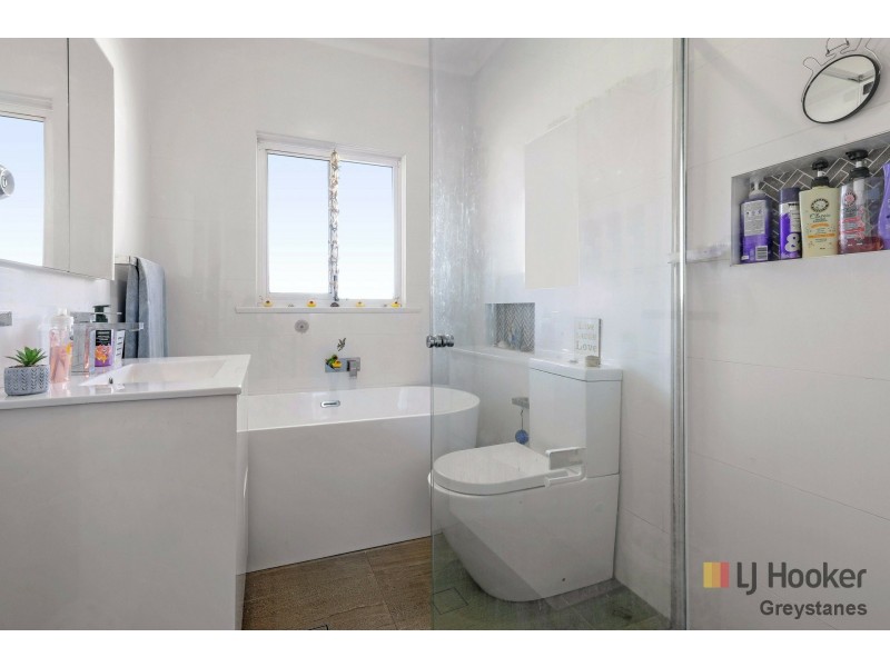 35 Station Road, Toongabbie NSW 2146