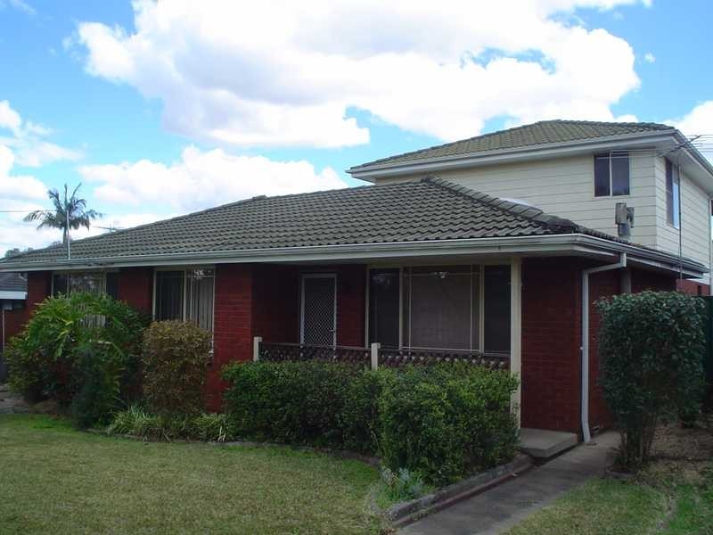 5 Bernie St, Greystanes NSW 2145