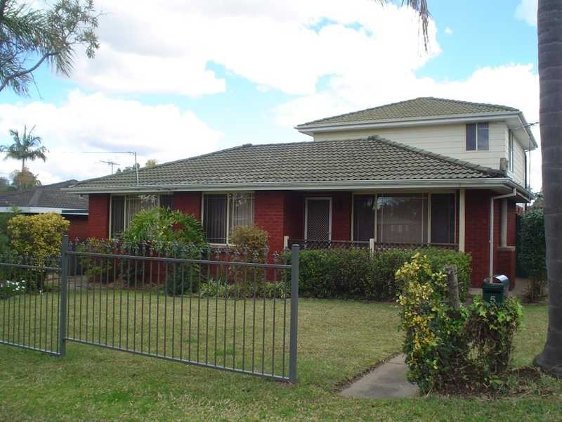 5 Bernie St, Greystanes NSW 2145