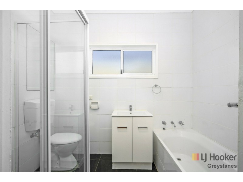 4 Leonard Avenue, Greystanes NSW 2145