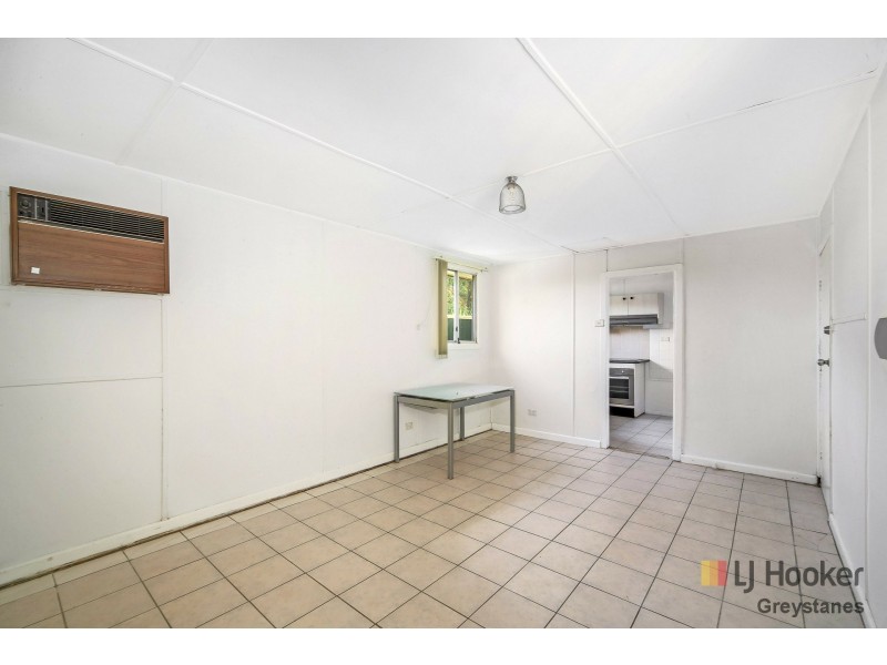 4 Leonard Avenue, Greystanes NSW 2145