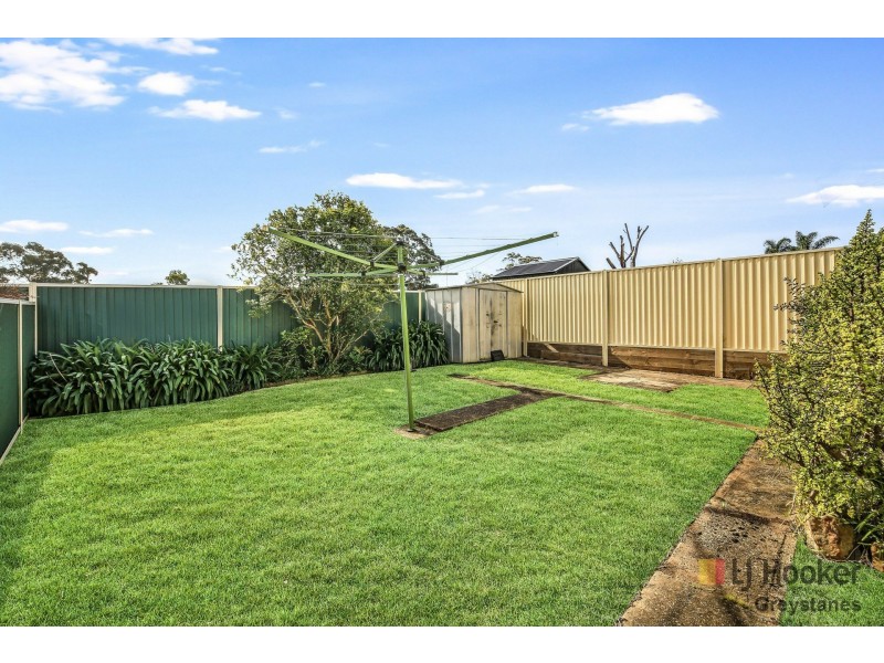 4 Leonard Avenue, Greystanes NSW 2145
