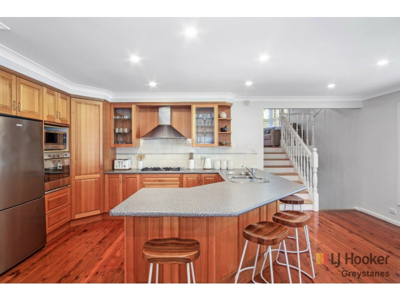 8 Laver Pl, Greystanes NSW 2145