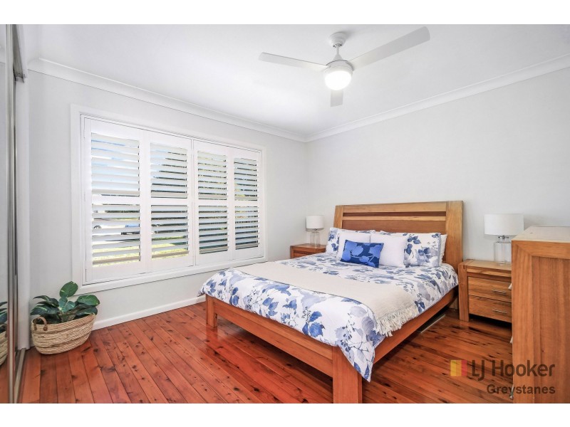 8 Laver Pl, Greystanes NSW 2145