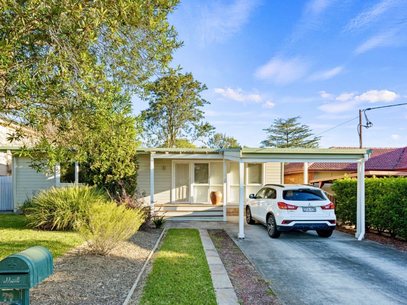 76 SOLANDER ROAD, Seven Hills NSW 2147