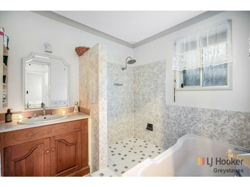 16 & 16a Bayfield Road, Greystanes NSW 2145