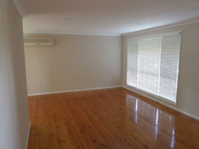 2 BAX GLEN, St Clair NSW 2759