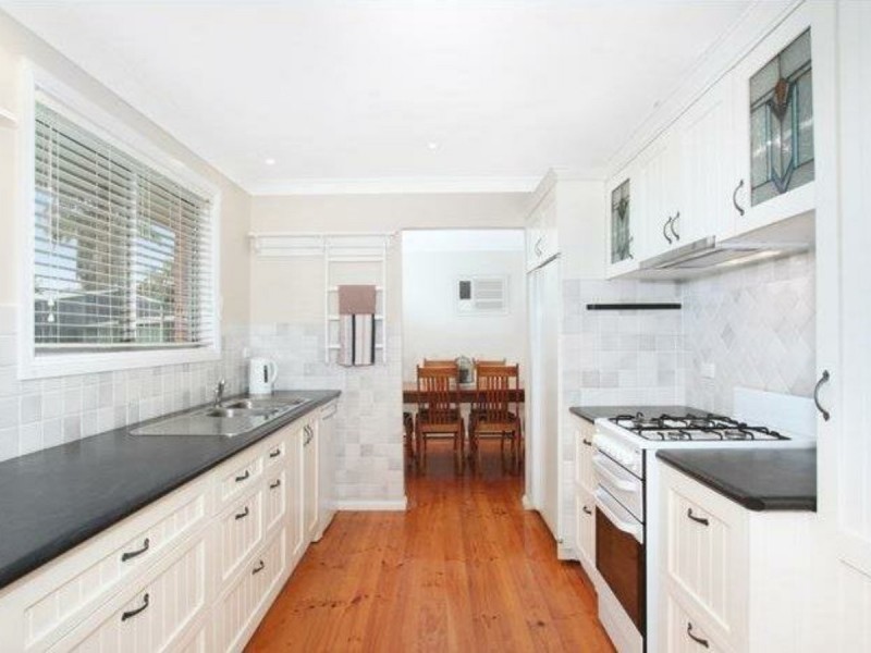 2 BAX GLEN, St Clair NSW 2759