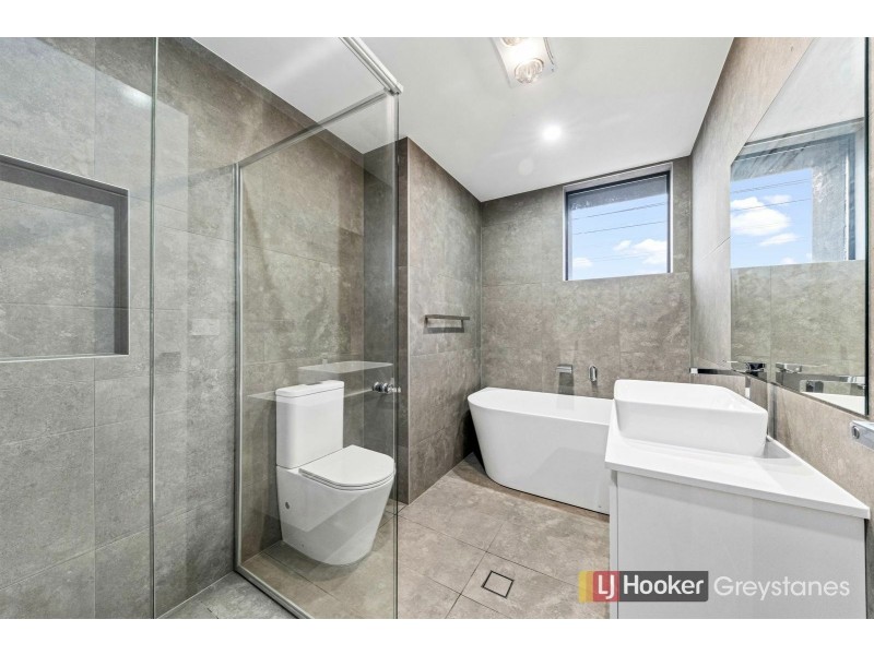 883 MERRYLANDS ROAD, Greystanes NSW 2145