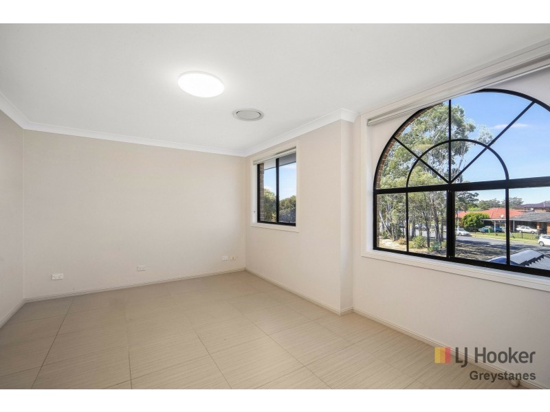 1 Lofty Crescent, Bossley Park NSW 2176