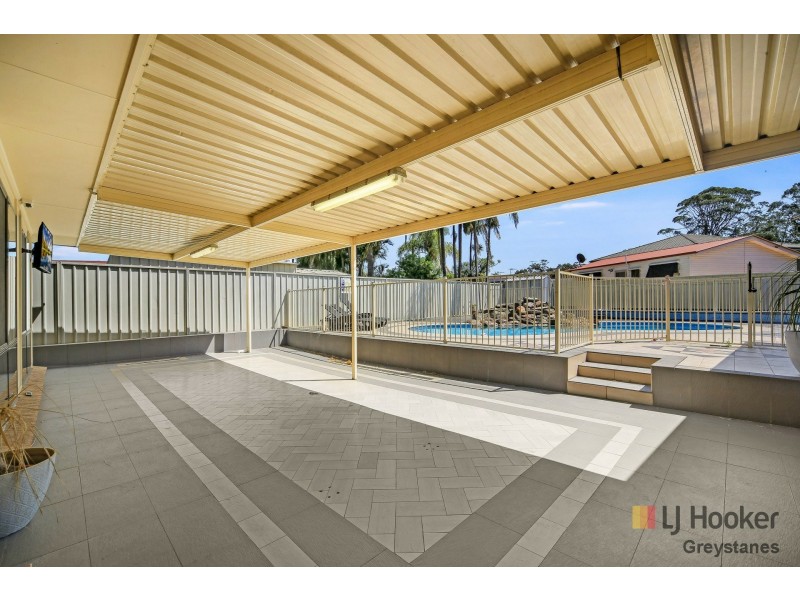 1 Lofty Crescent, Bossley Park NSW 2176