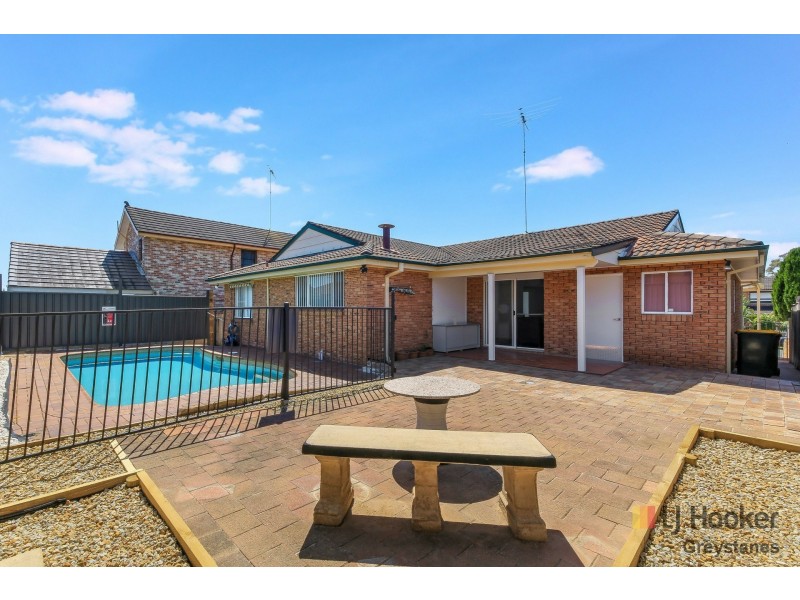 27 Darmenia Avenue, Greystanes NSW 2145