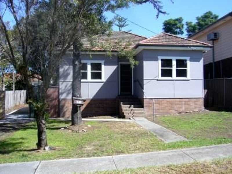 13 Leigh St, Merrylands NSW 2160