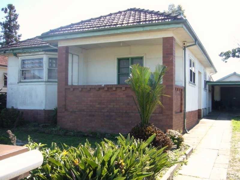 22 Polding St, Fairfield NSW 2165