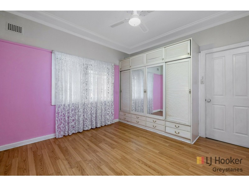 11 Gloucester Avenue, Merrylands NSW 2160
