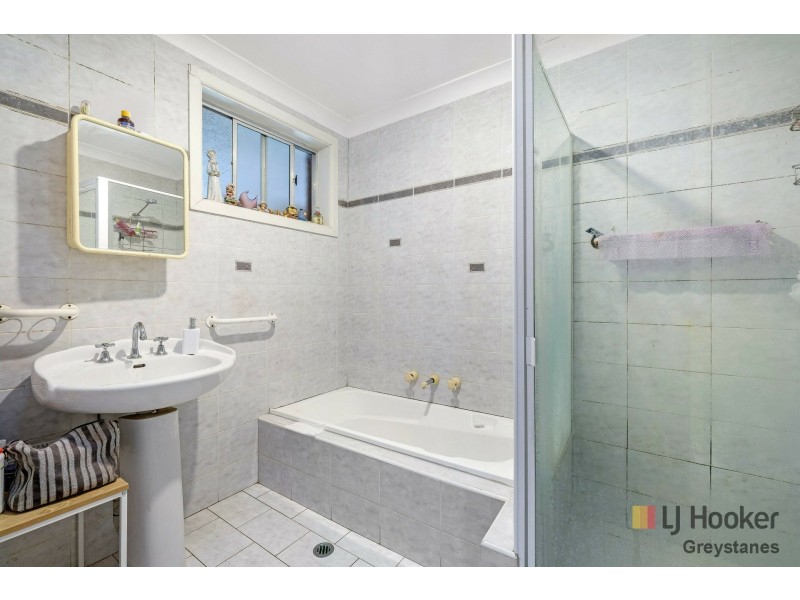 6 Wallaba Place, Greystanes NSW 2145