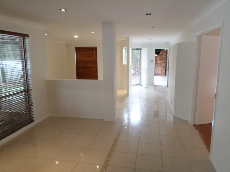 28 GLEESON PLACE, Abbotsbury NSW 2176